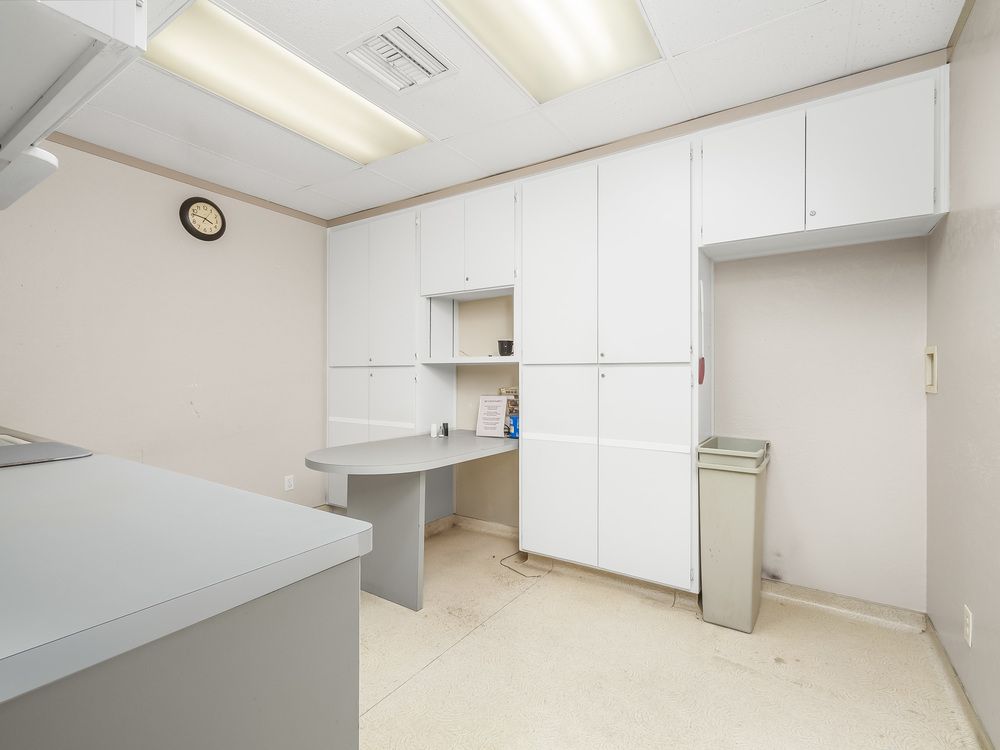 Professional Office Space Located Off Shaw Ave: 1241 E Shaw Ave, Fresno, CA 93710